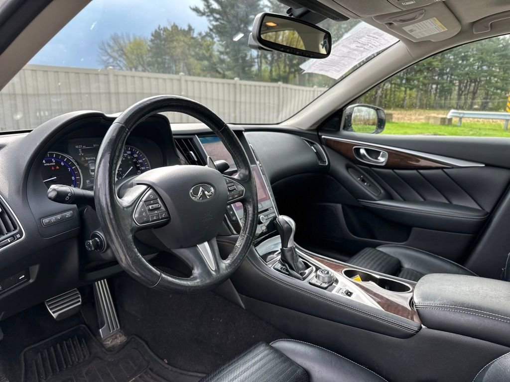 Used 2015 INFINITI Q50 Sport w/ Deluxe Technology Package image 16