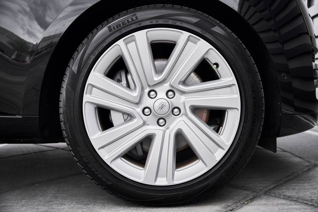 Used 2023 Land Rover Range Rover SE image 19