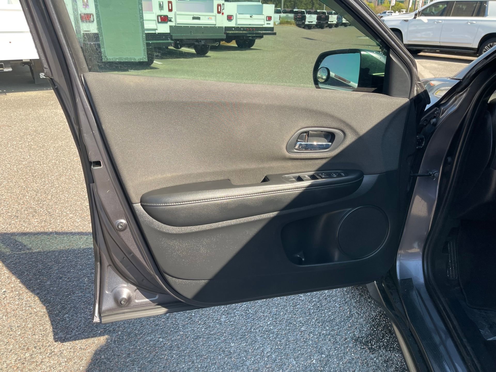 Used 2020 Honda HR-V LX image 11