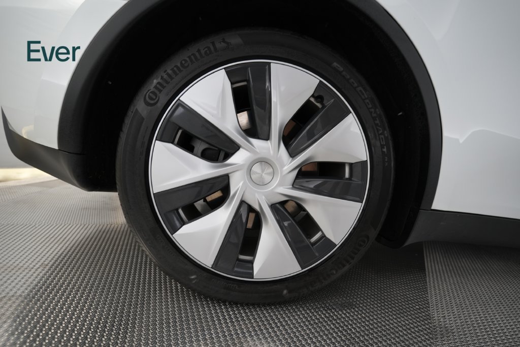 Used 2023 Tesla Model Y Long Range AWD/4WD image 21