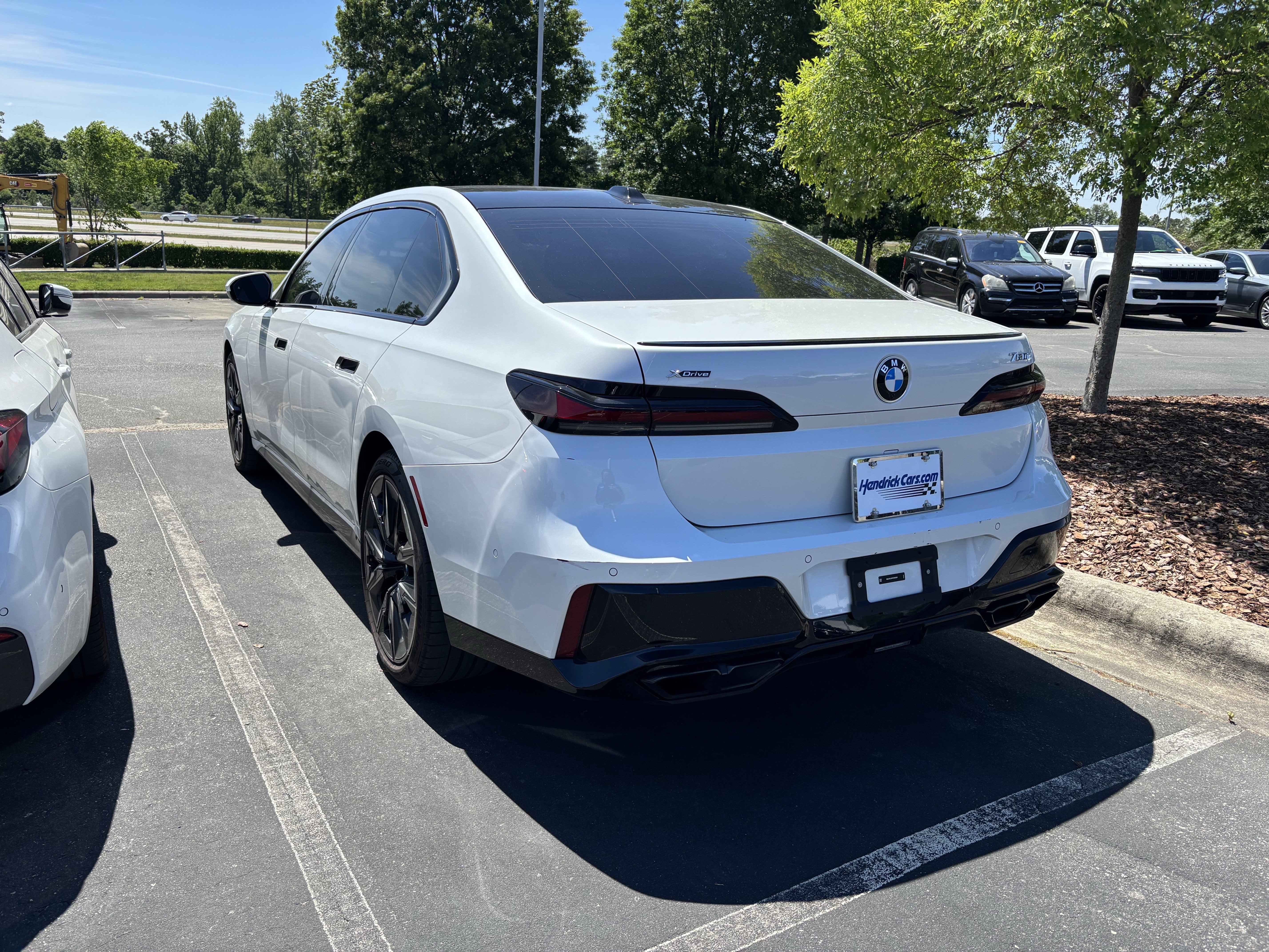 Certified 2023 BMW 760i xDrive AWD/4WD image 13