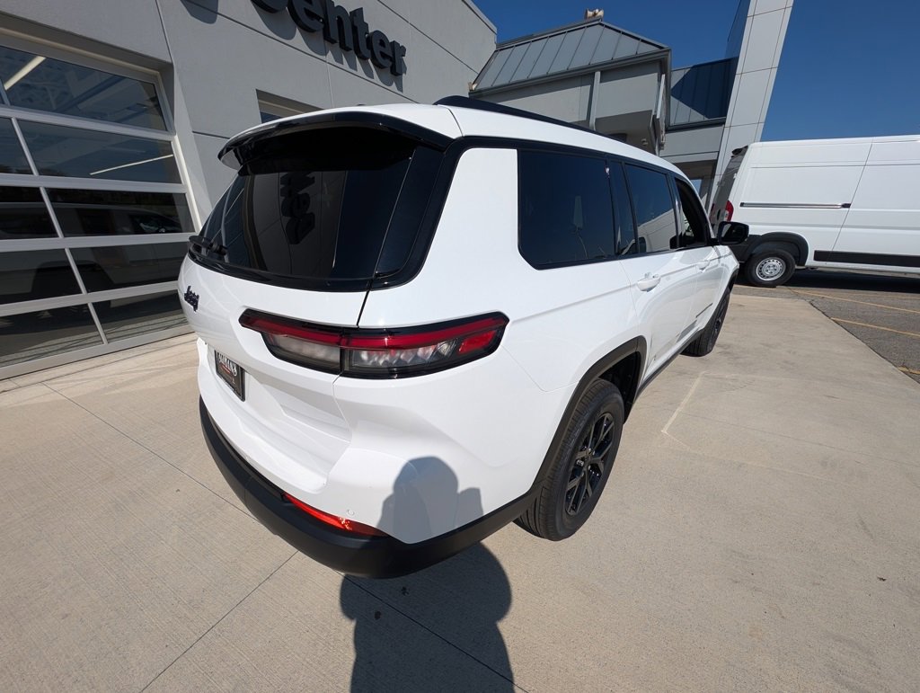 New 2025 Jeep Grand Cherokee L Altitude image 5