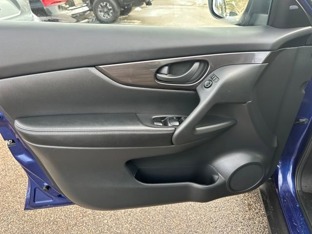 Used 2019 Nissan Rogue S image 13