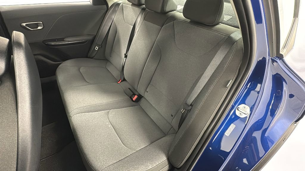 New 2025 Kia K4 LXS image 12