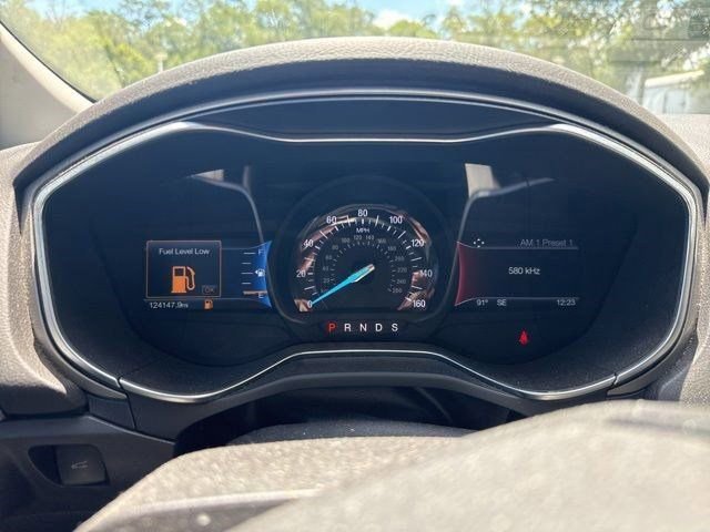 Used 2016 Ford Fusion SE w/ Equipment Group 202A FWD image 10
