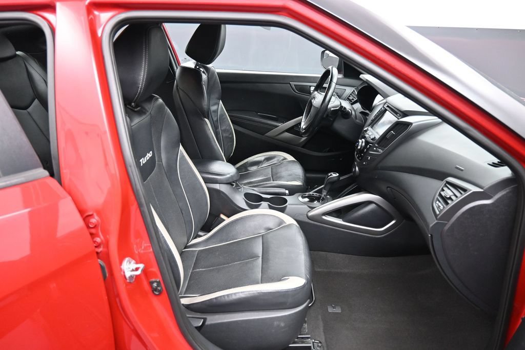 Used 2015 Hyundai Veloster Turbo FWD image 24