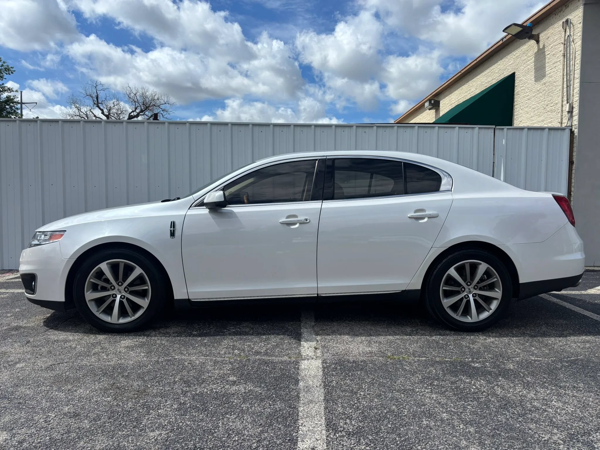 Used 2011 Lincoln MKS FWD image 2