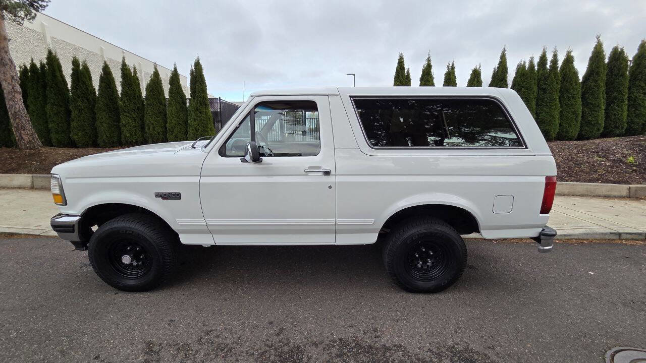 Used 1993 Ford Bronco XLT image 8