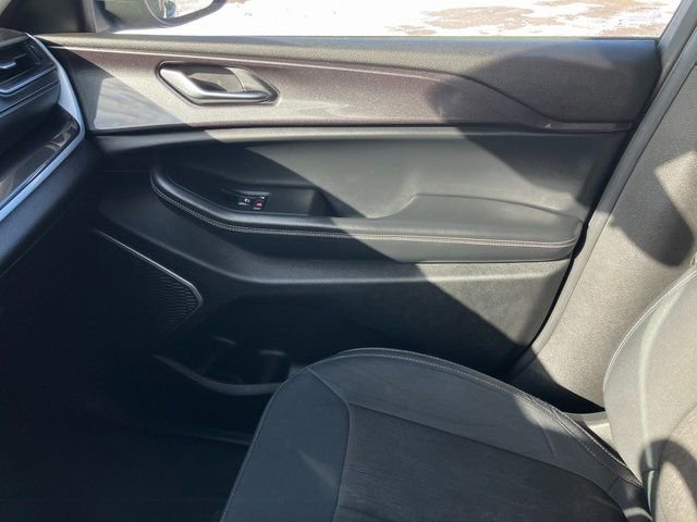 Used 2022 Jeep Grand Cherokee Laredo w/ Luxury Tech Group I image 14