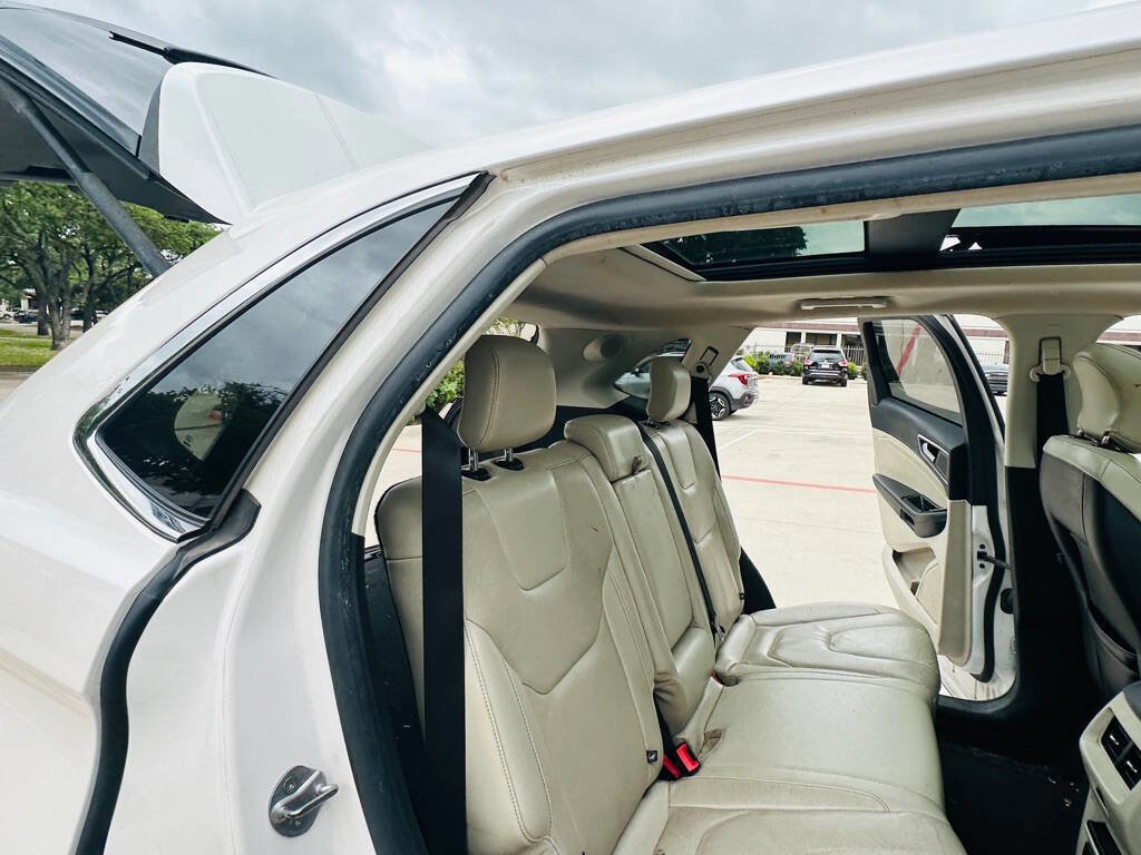 Used 2019 Ford Edge Titanium w/ Equipment Group 301A FWD image 19