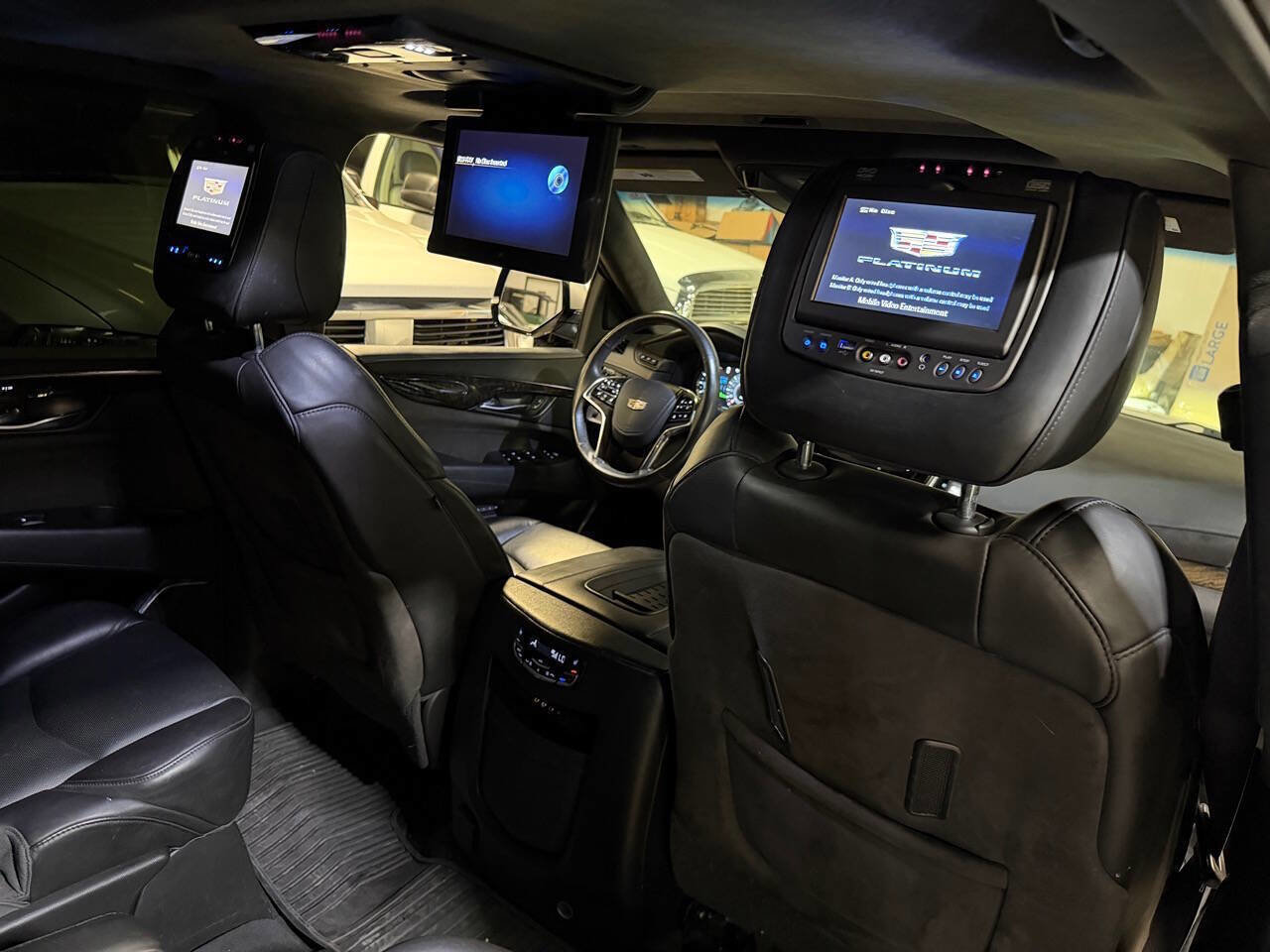 Used 2016 Cadillac Escalade ESV Platinum AWD/4WD image 18