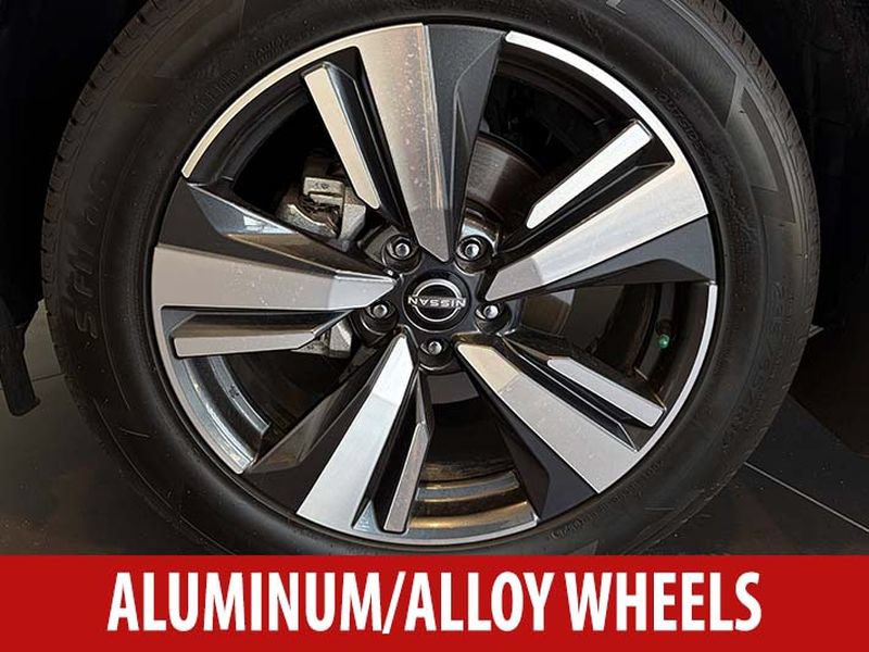 Used 2025 Nissan Rogue SL w/ SL Premium Package AWD/4WD image 7