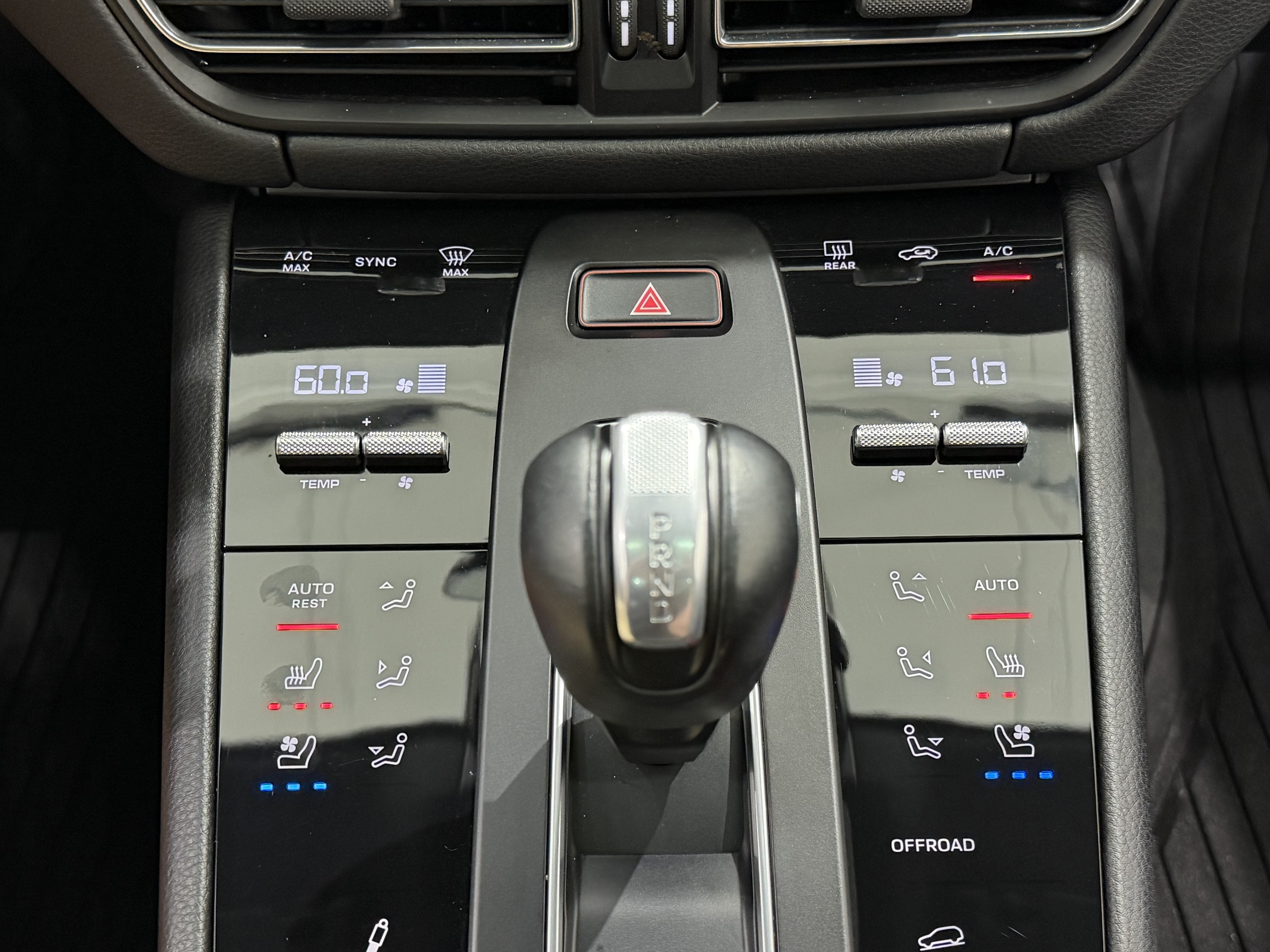 Certified 2023 Porsche Macan S AWD/4WD image 39