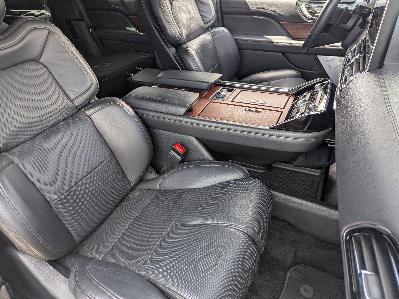 Used 2023 Lincoln Navigator Reserve image 11