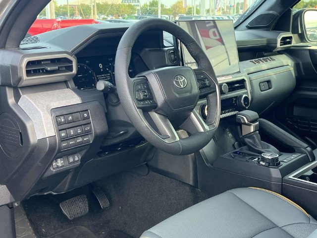 Used 2025 Toyota Tacoma 4x4 Double Cab Hybrid image 13