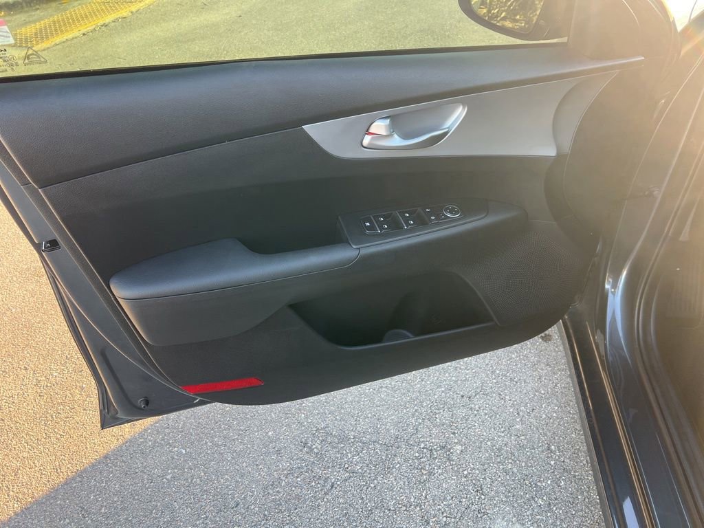 Used 2023 Kia Forte LX image 34