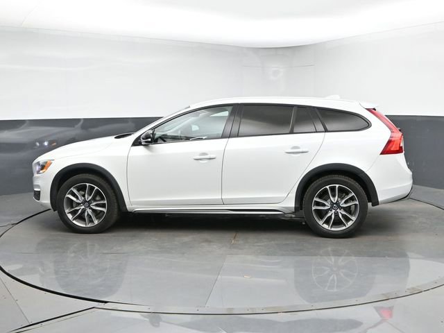 Used 2017 Volvo V60 T5 Cross Country Platinum AWD/4WD image 6
