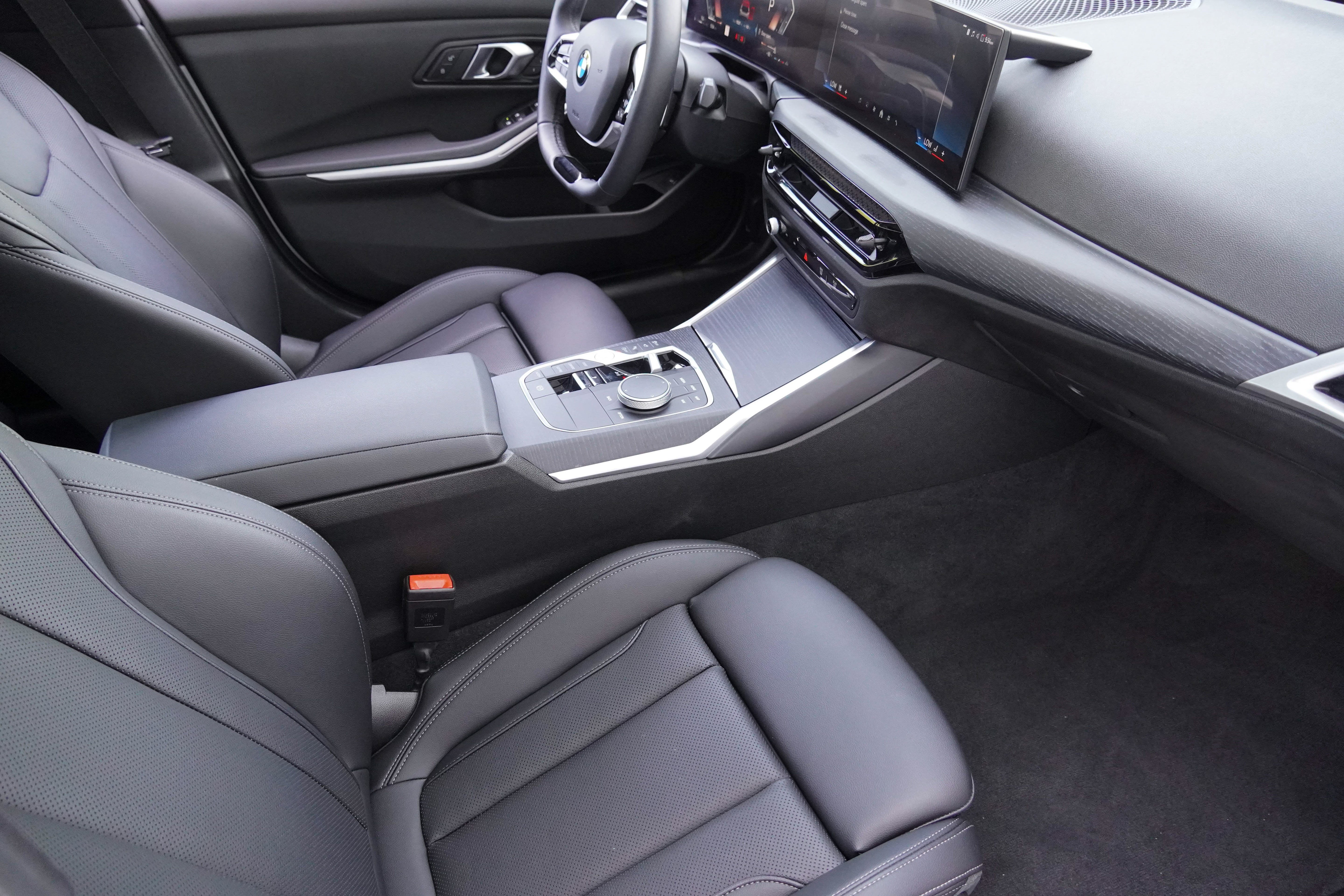 Used 2025 BMW 330i Sedan RWD image 10