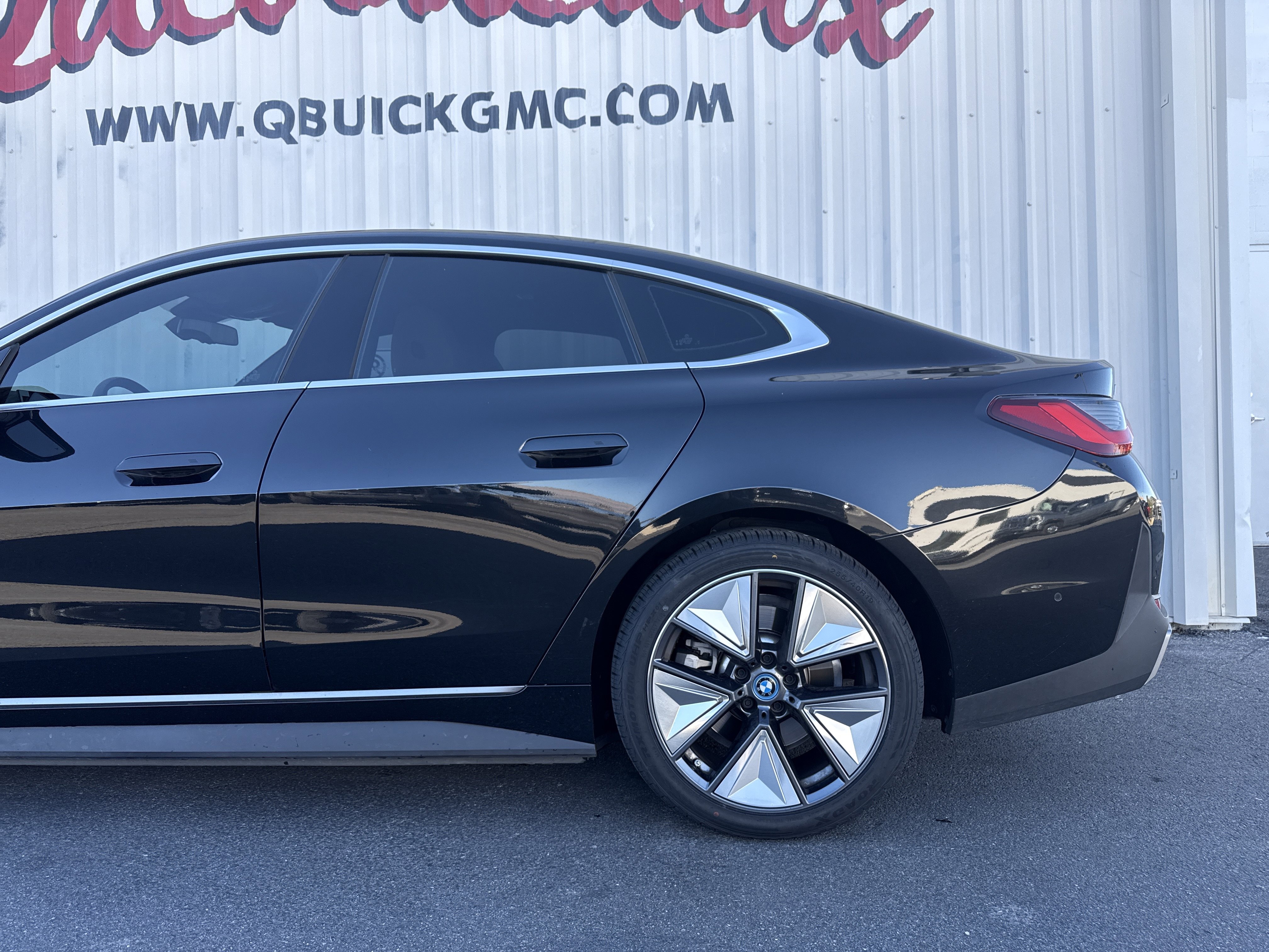 Used 2023 BMW i4 eDrive40 image 2