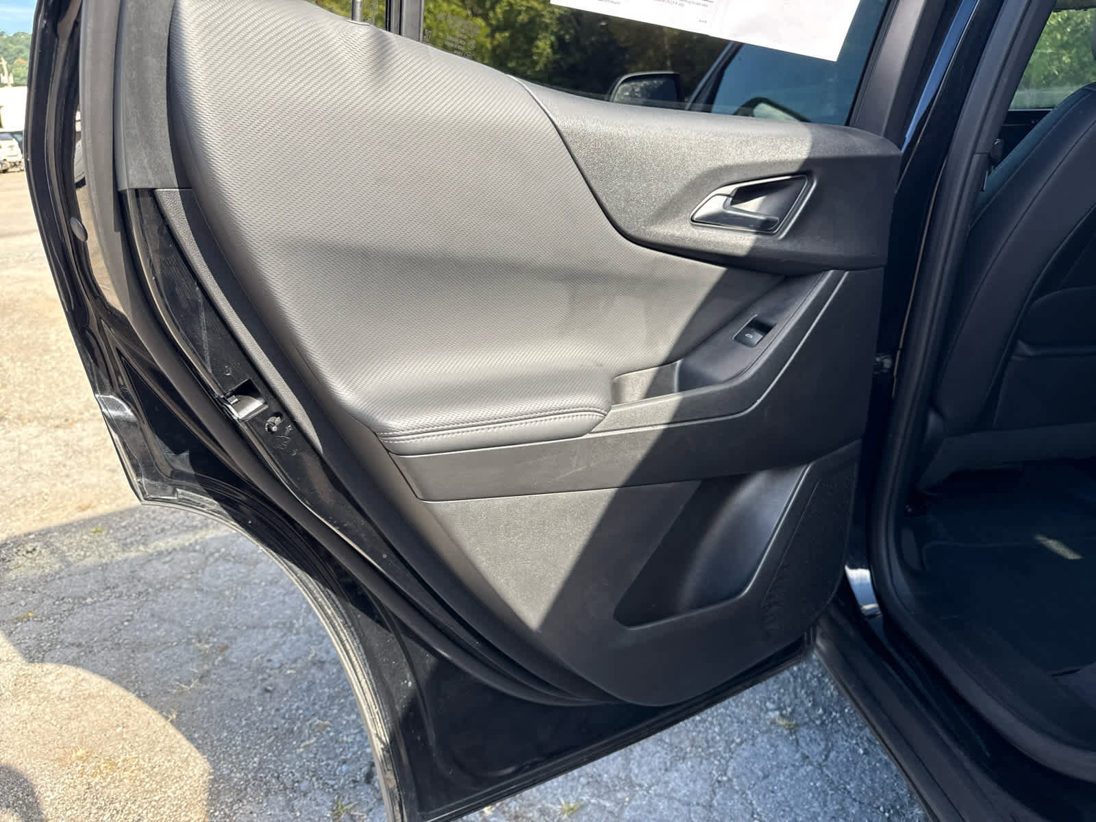 Used 2025 Chevrolet Equinox LT w/ Convenience Package II image 21