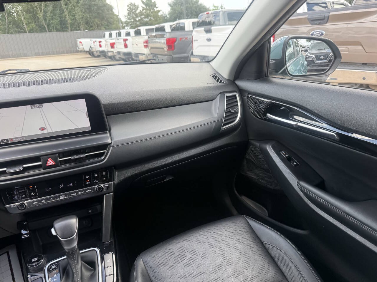 Used 2024 Kia Seltos EX FWD image 20