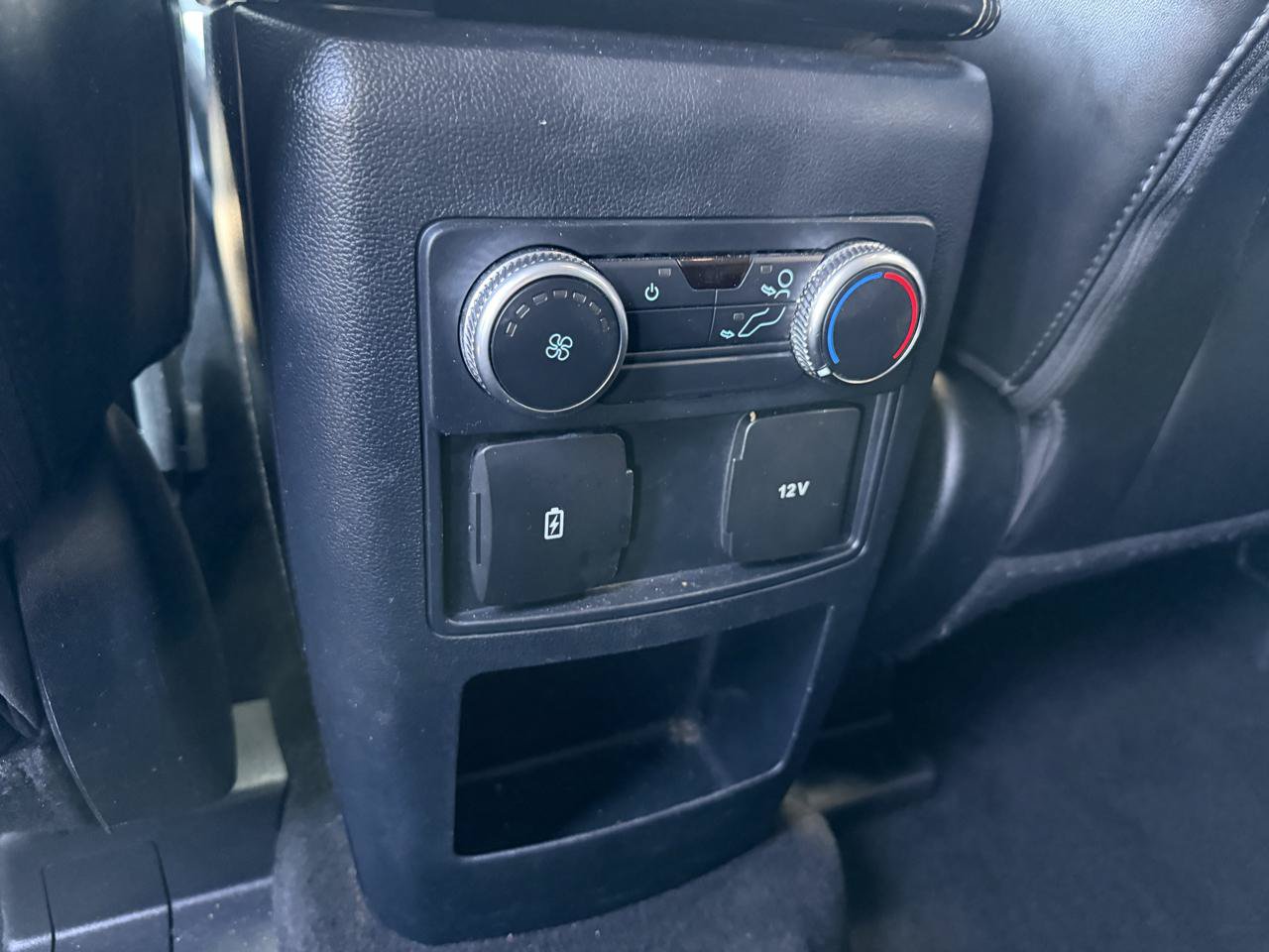 Used 2021 Ford Explorer XLT w/ Equipment Group 202A RWD image 16