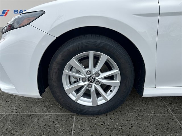 Used 2025 Toyota Camry LE image 14