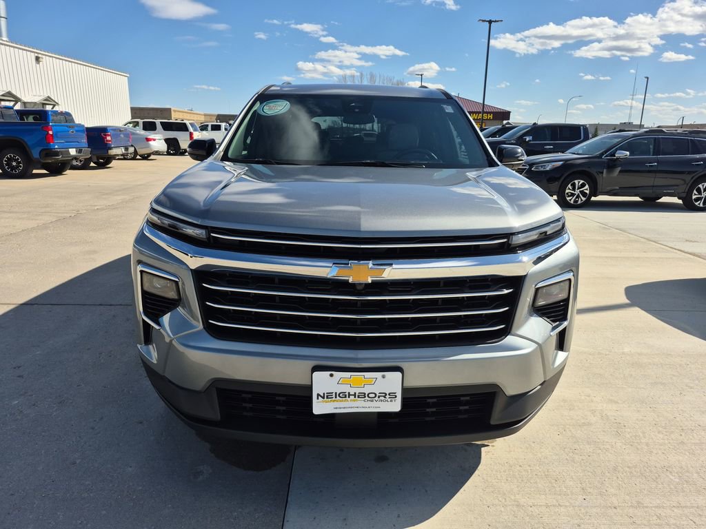 Used 2025 Chevrolet Traverse LT AWD/4WD image 8