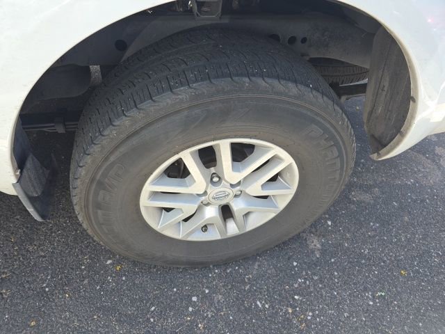 Used 2017 Nissan Frontier SV image 6