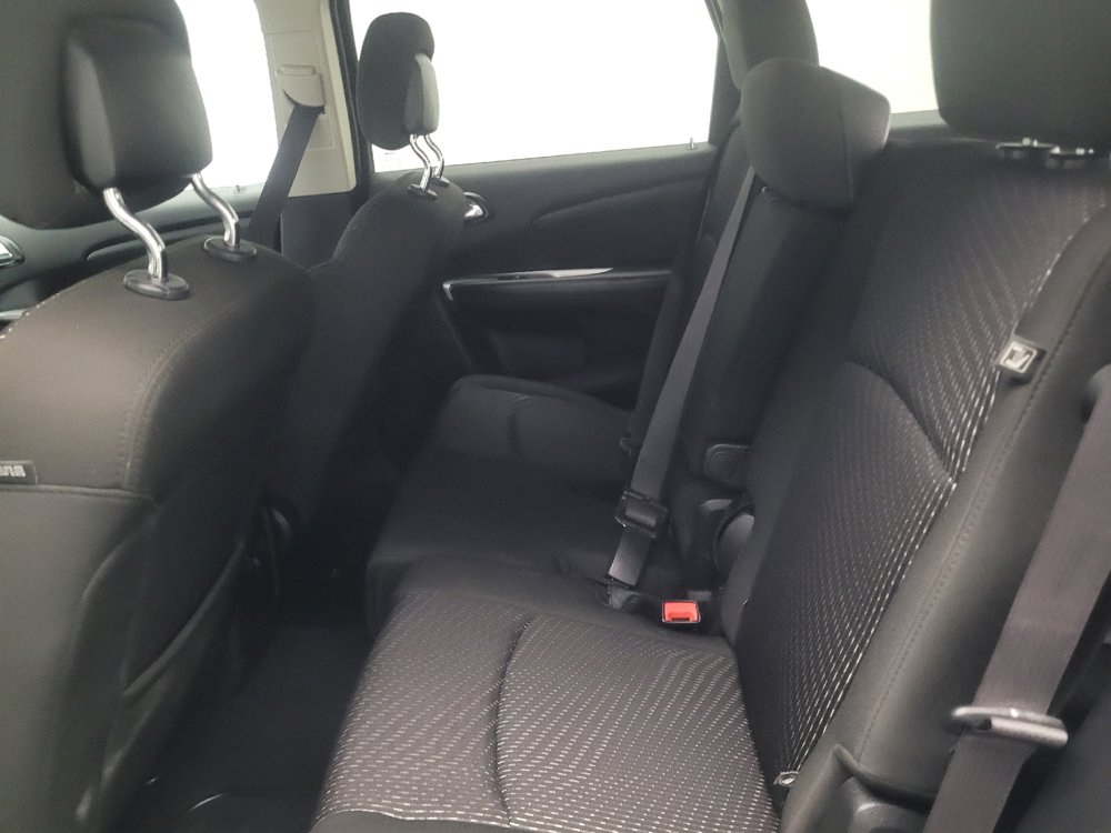Used 2019 Dodge Journey SE FWD image 18
