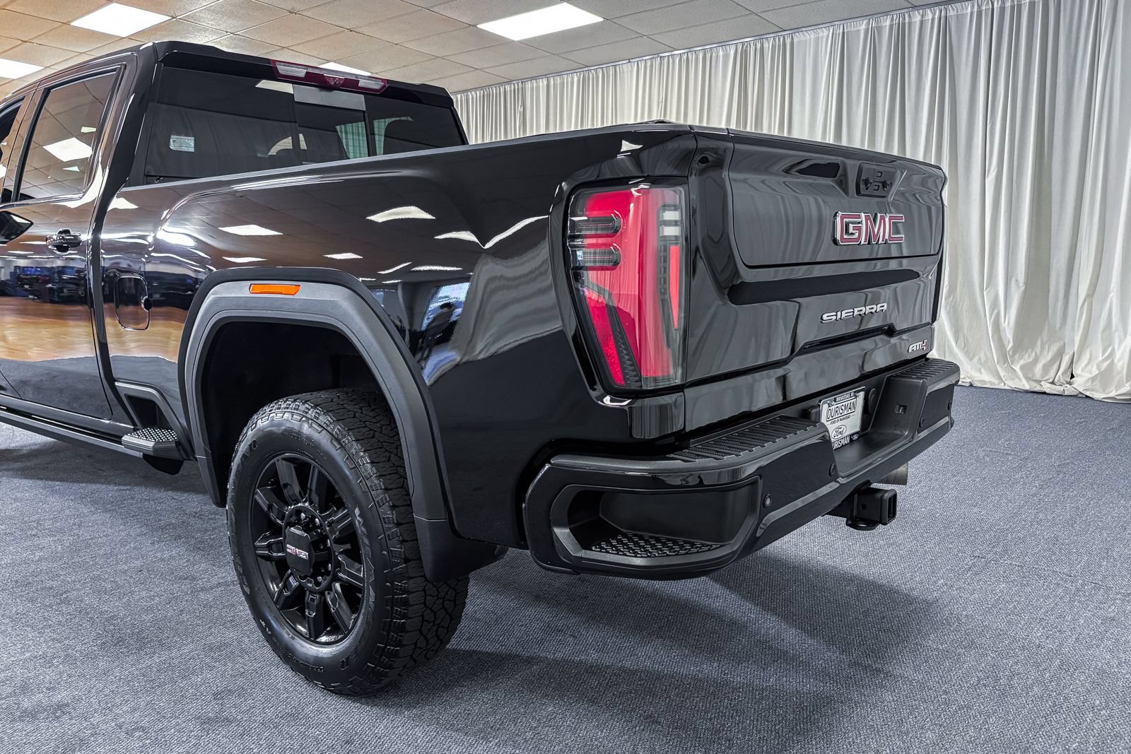 Used 2024 GMC Sierra 2500 AT4 w/ AT4 Premium Plus Package AWD/4WD image 6