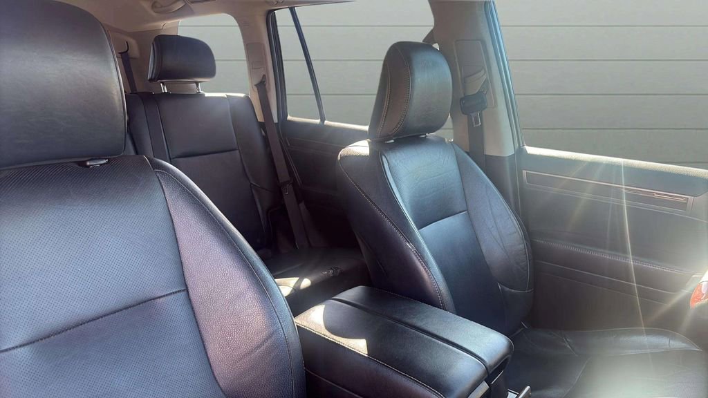 Used 2017 Lexus GX 460 Premium w/ Premium Package AWD/4WD image 22