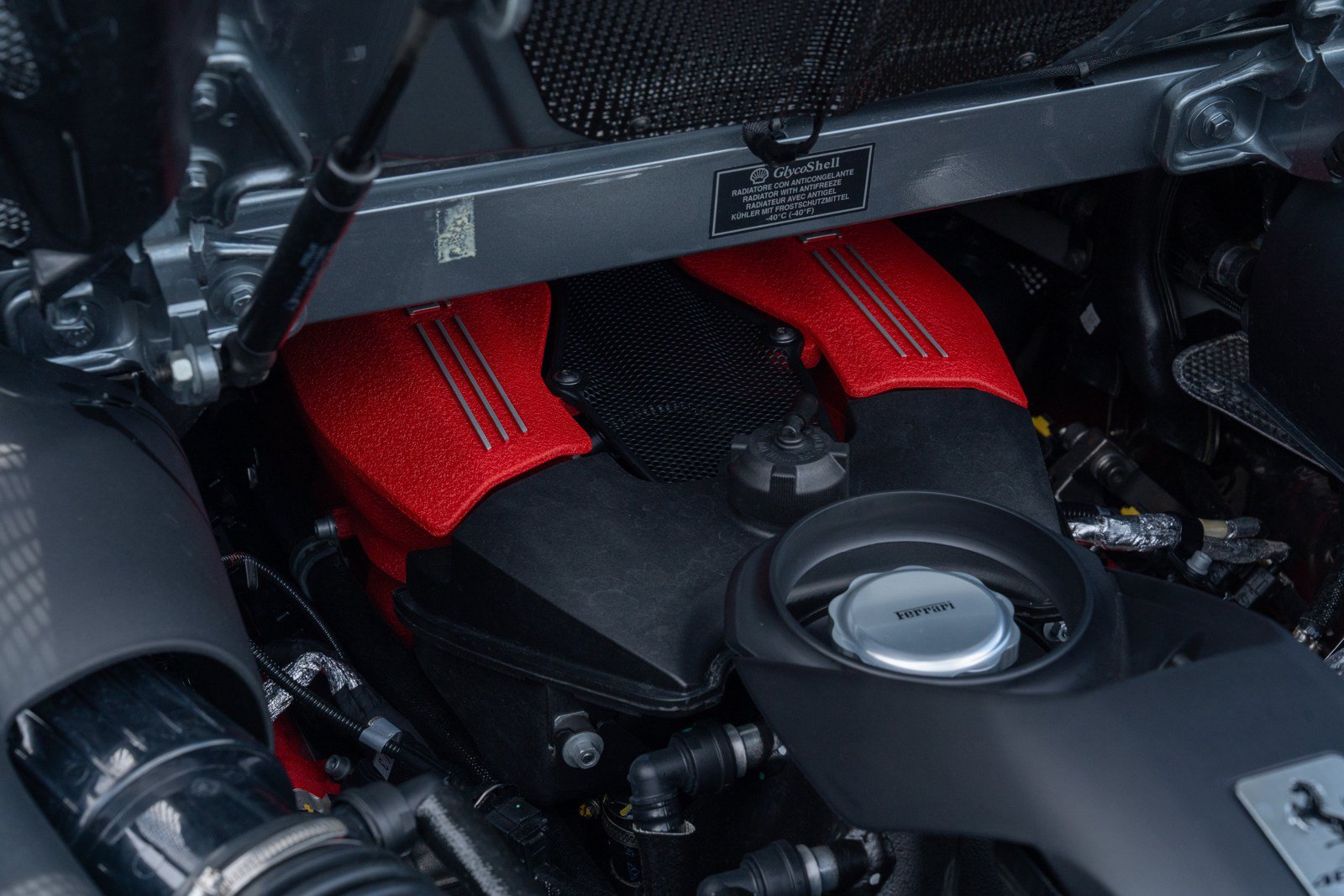 Used 2019 Ferrari 488 Spider RWD image 16