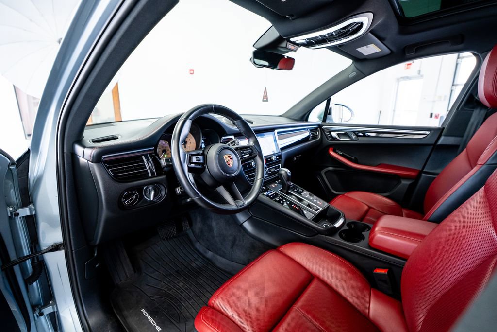 Used 2023 Porsche Macan S image 32