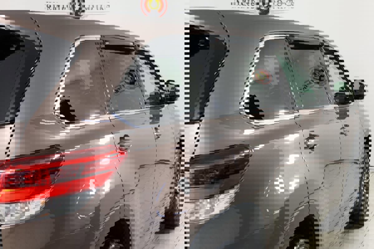 Used 2017 Toyota Highlander Plus image 43