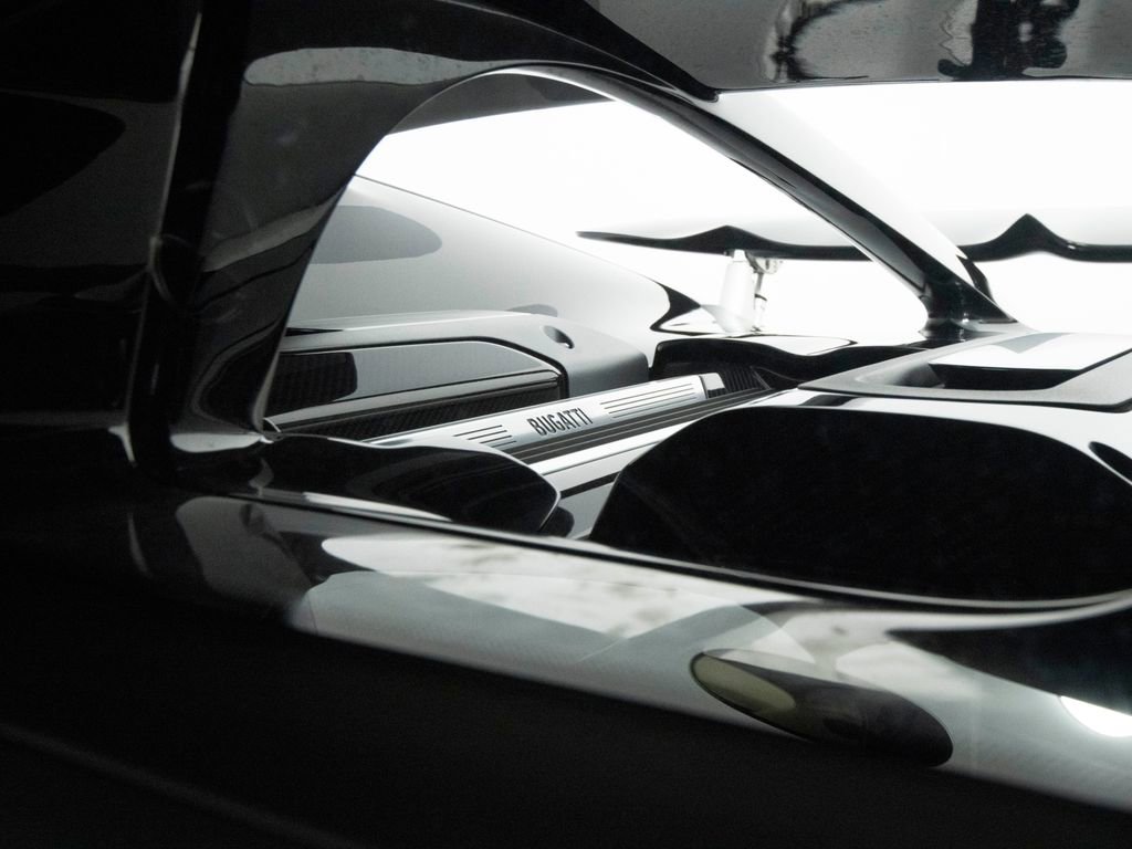 Used 2019 Bugatti Chiron image 65