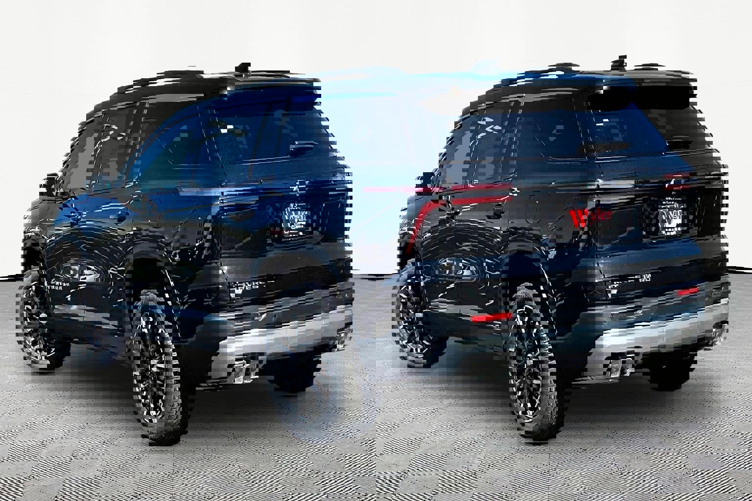 New 2026 Chevrolet Traverse LT w/ Sun and Wheel Package AWD/4WD image 3