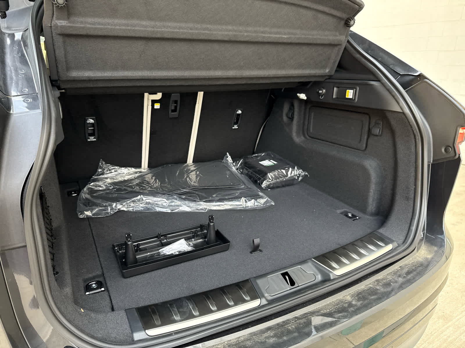 Used 2026 Jaguar F-PACE R-Dynamic S image 20