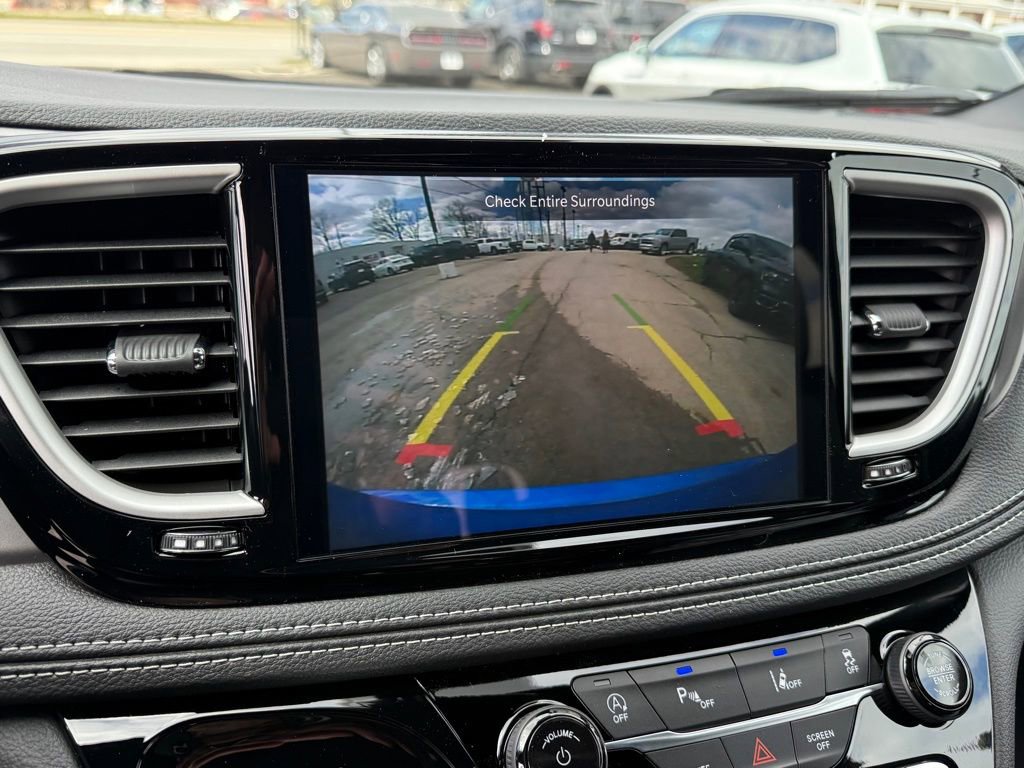 New 2026 Chrysler Pacifica Select FWD image 20