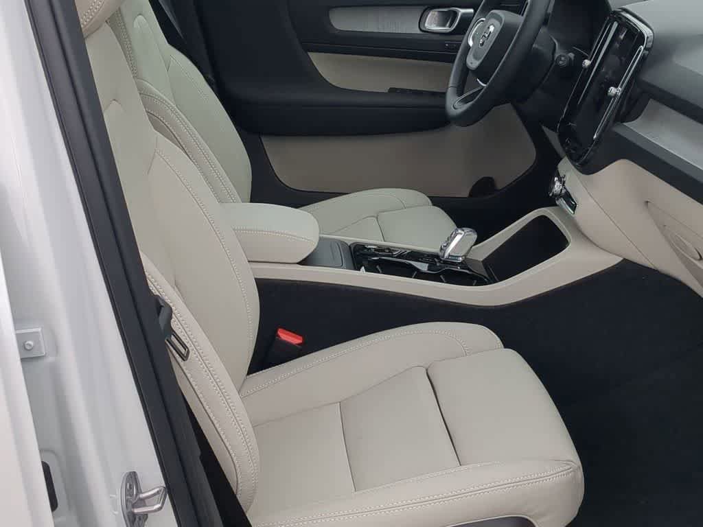 New 2026 Volvo XC40 B5 Plus w/ Climate Package AWD/4WD image 20
