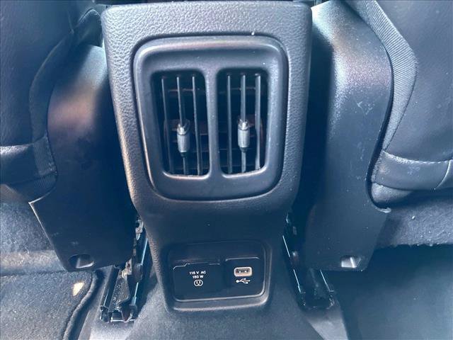 Used 2018 Jeep Compass Latitude w/ Popular Equipment Group FWD image 17