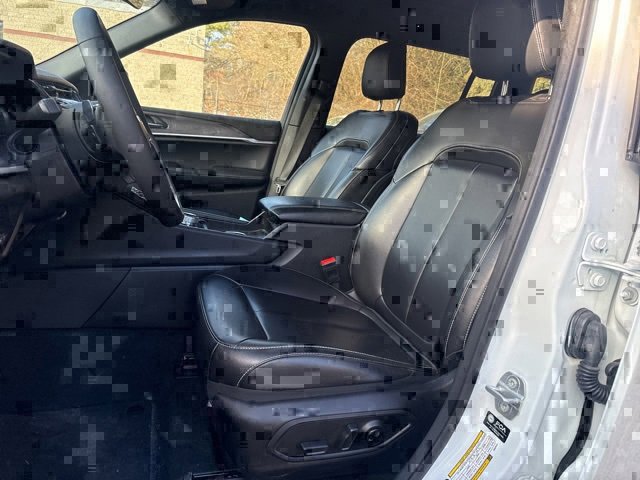 Certified 2025 Jeep Grand Cherokee L Limited w/ Black Appearance Package image 10