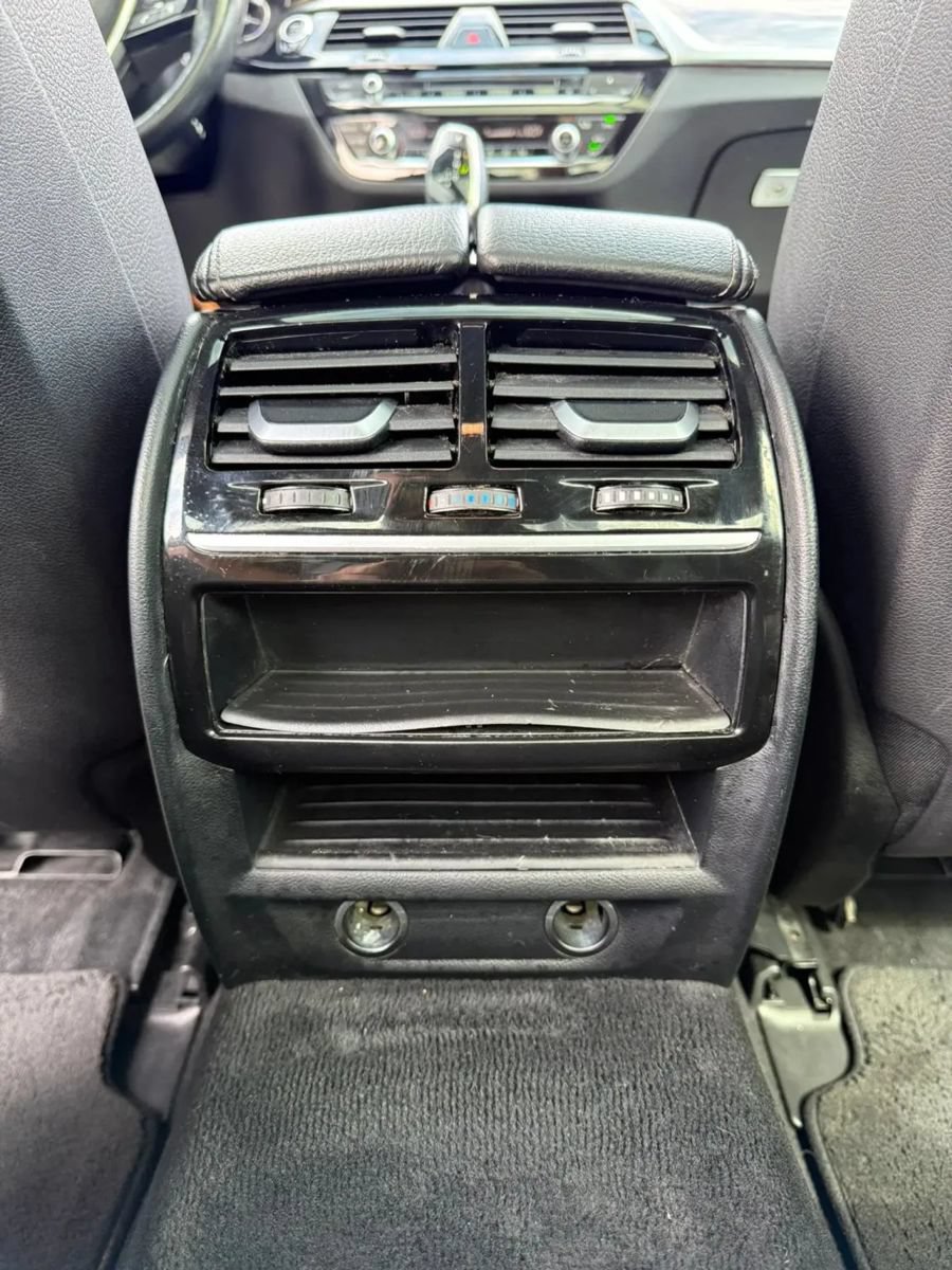 Used 2018 BMW 530i RWD image 11