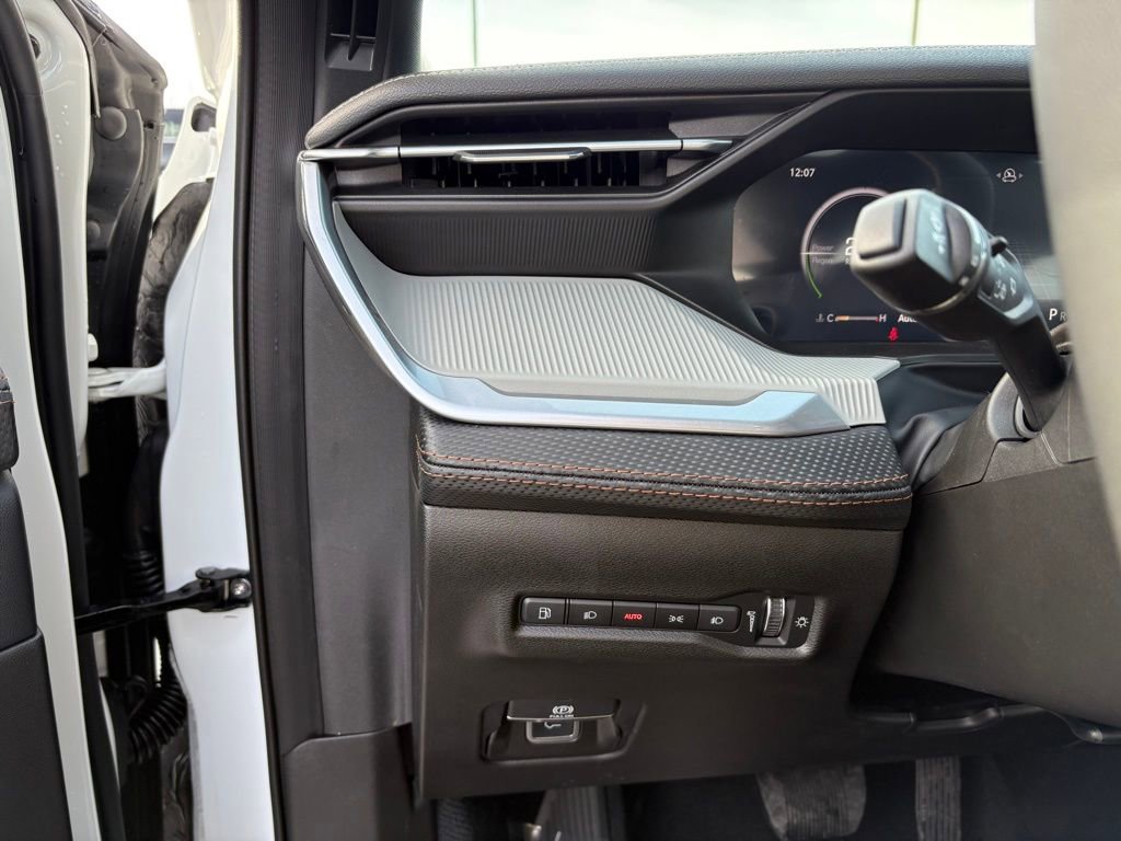 New 2026 Jeep Cherokee Limited AWD/4WD image 19