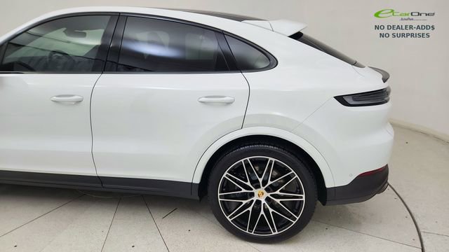 Used 2024 Porsche Cayenne Coupe AWD/4WD image 10