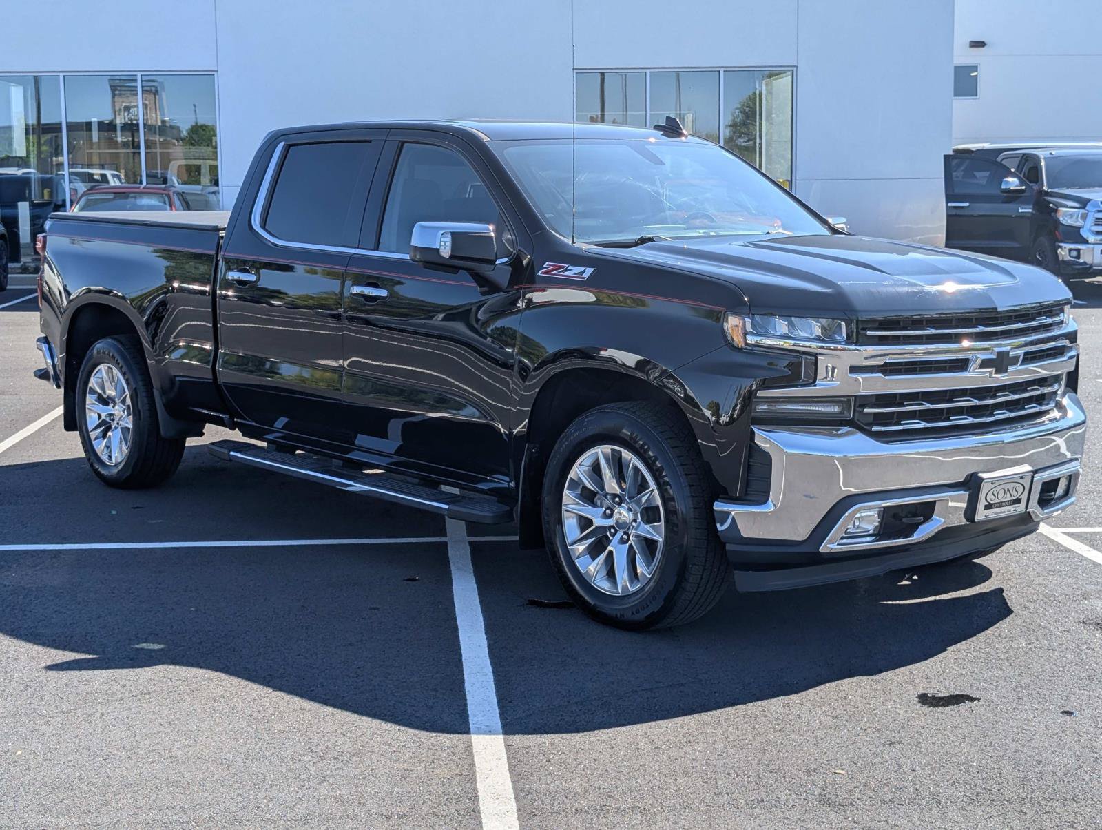 Used 2019 Chevrolet Silverado 1500 LTZ AWD/4WD image 3