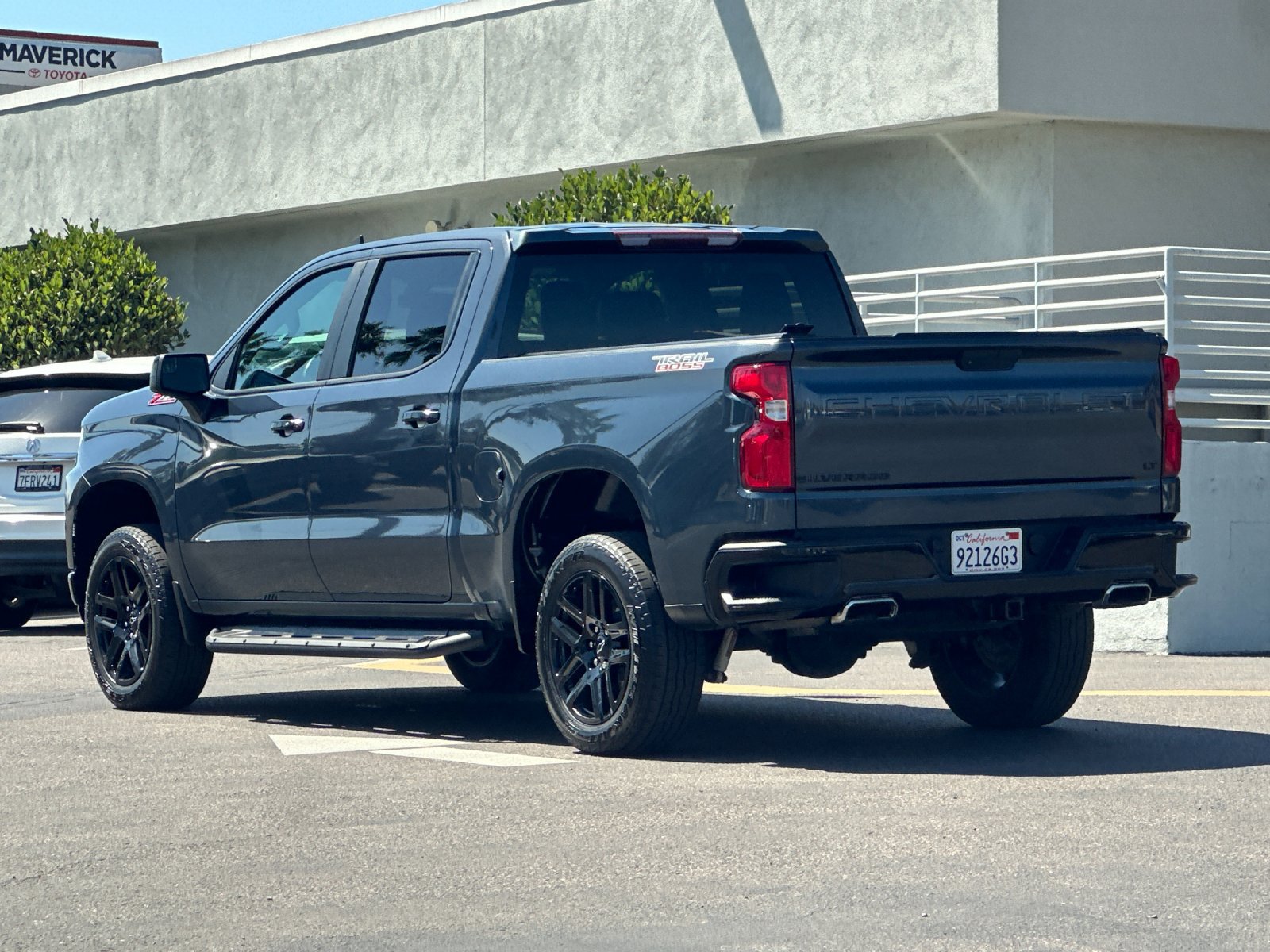 Used 2021 Chevrolet Silverado 1500 LT Trail Boss w/ LPO, Dark Essentials Package AWD/4WD image 3