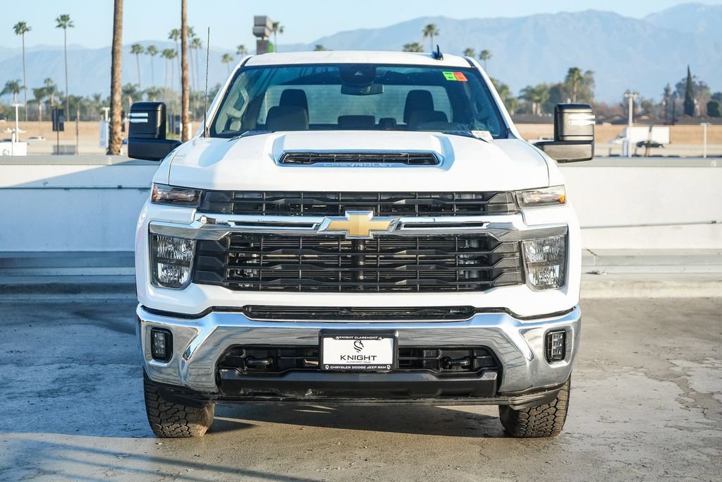 Used 2025 Chevrolet Silverado 2500 LT w/ Convenience Package image 3
