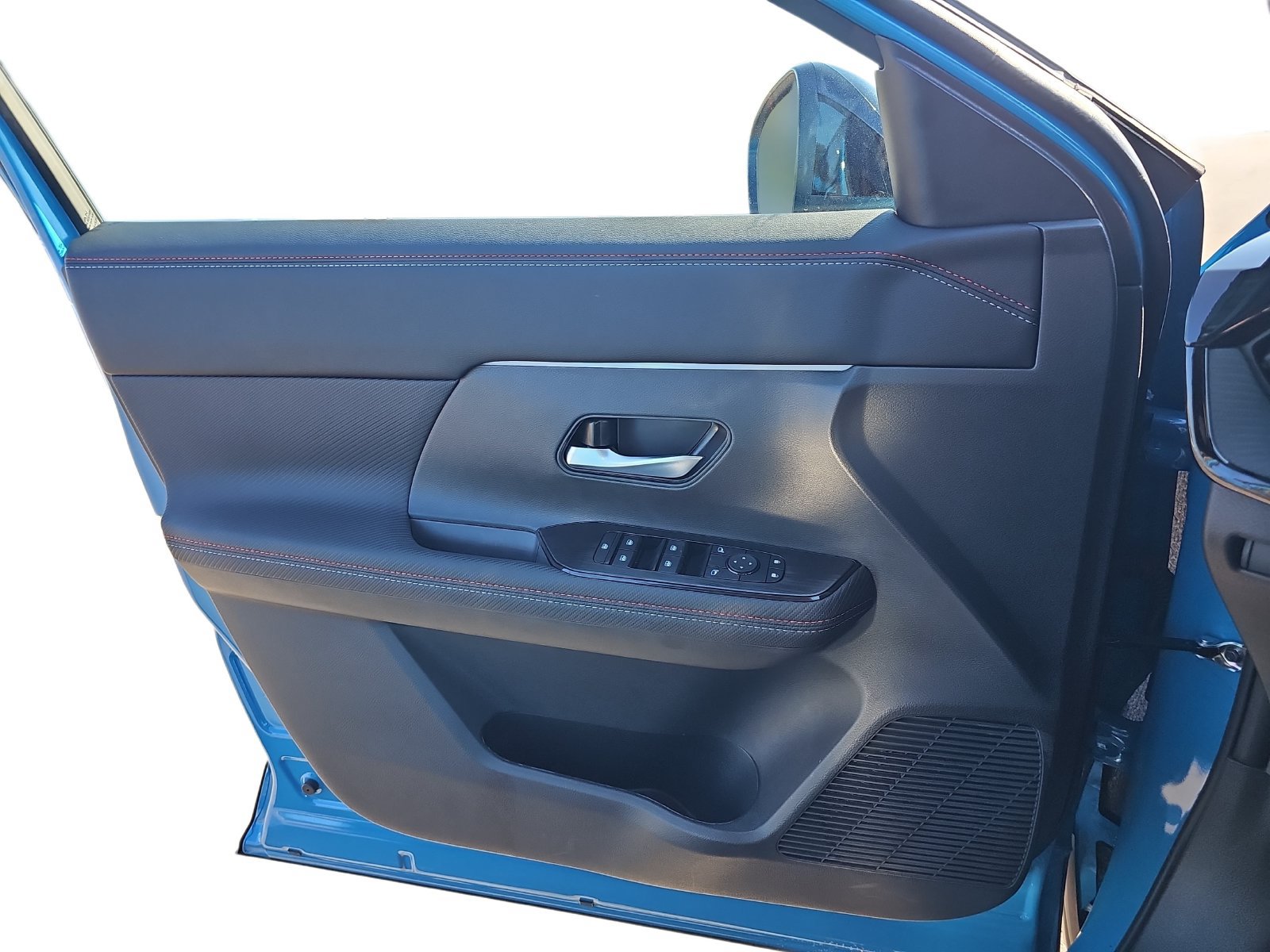 New 2027 Nissan Kicks SR w/ SR Premium Package FWD image 26