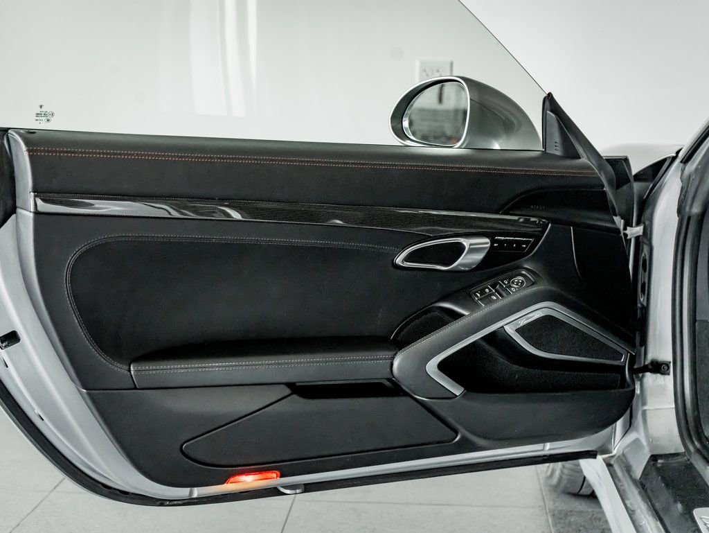 Used 2019 Porsche 911 Turbo S image 12